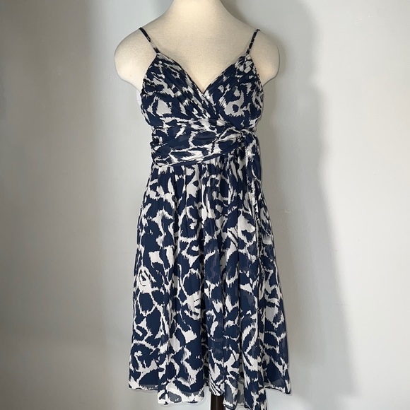 BCBGMaxAzria Dresses & Skirts - BCBG MaxAzaria Sz 8